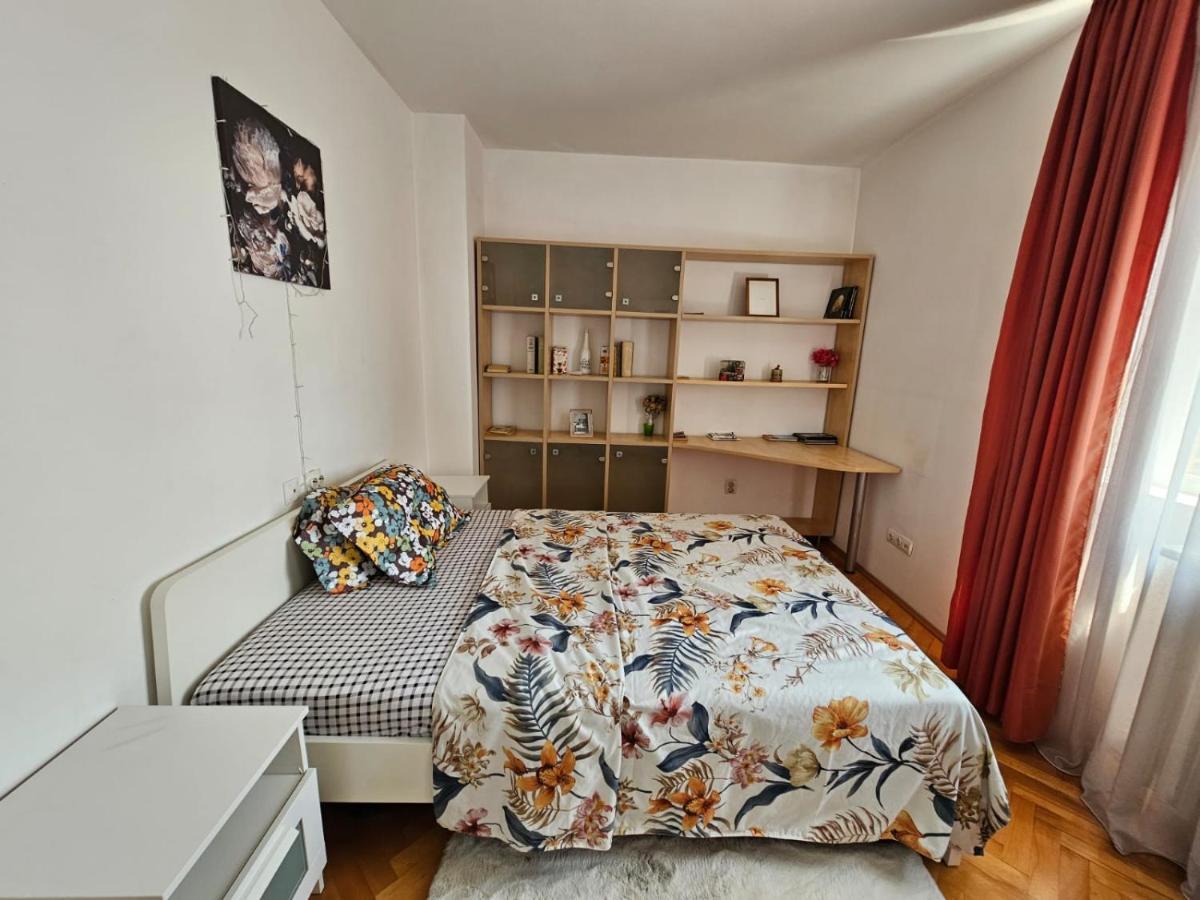 River View, In City Center Apartment Bukarest Kültér fotó